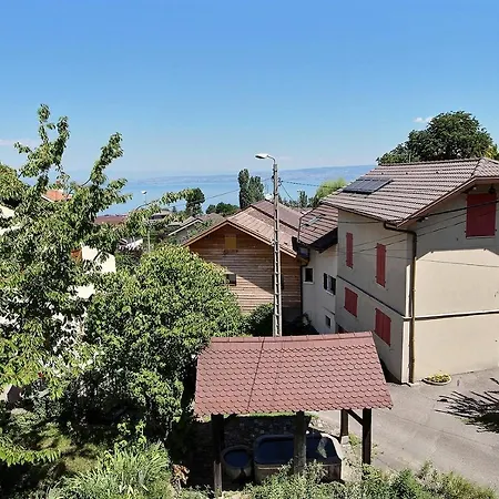Type 3 En Duplex Sur Les Bains Vue Apartment