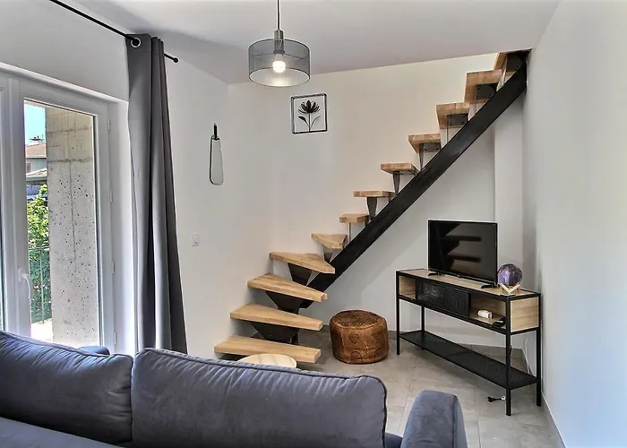 Type 3 En Duplex Sur Les Bains Vue Апартаменты