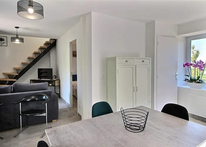 Type 3 En Duplex Sur Les Bains Vue Апартаменты