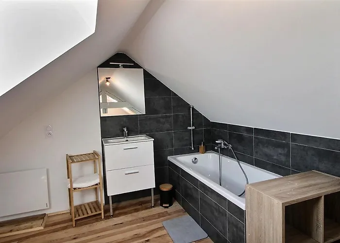 Type 3 En Duplex Sur Les Bains Vue Апартаменты *